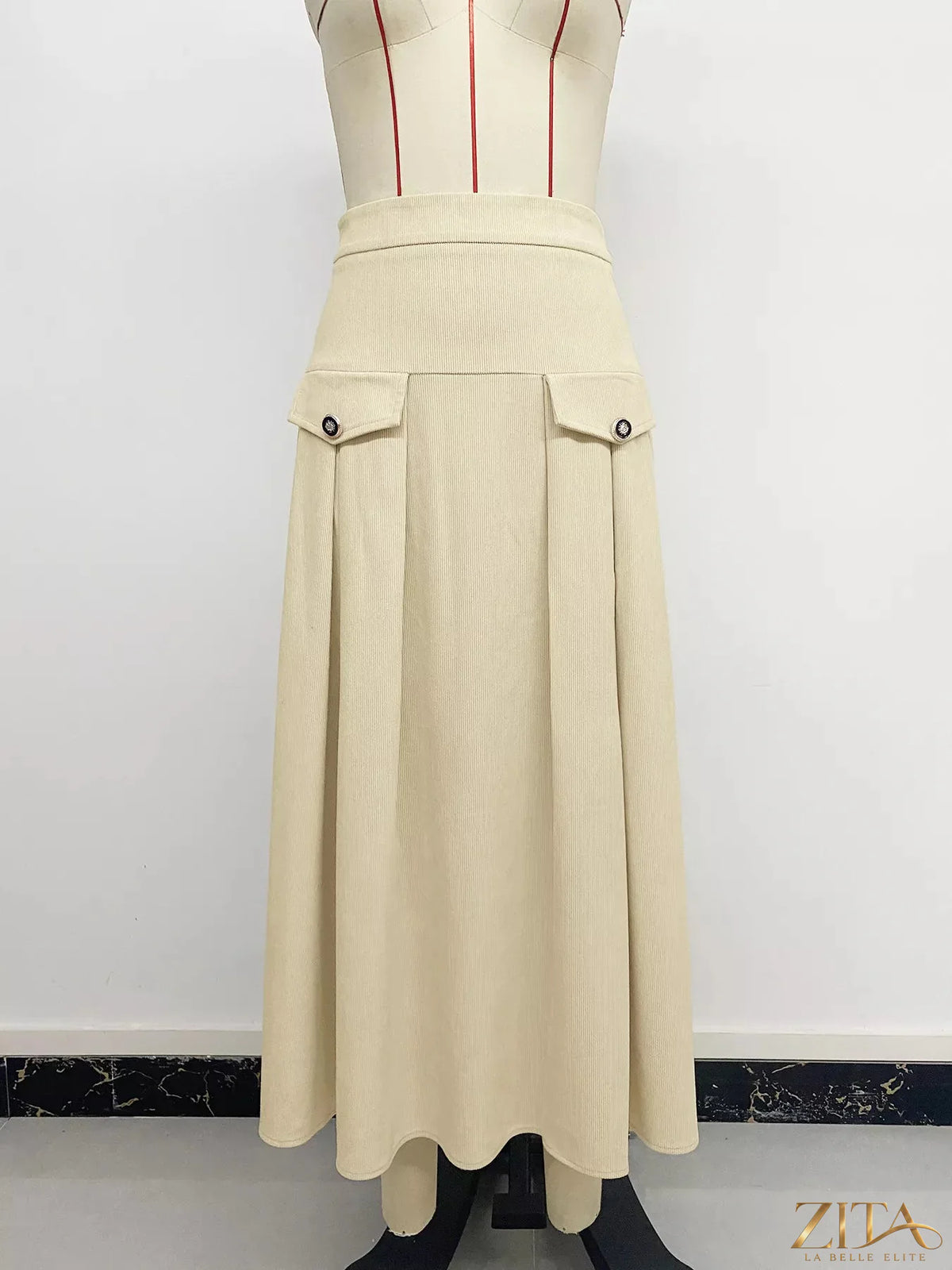 Zita La Belle Elite high waist pleated midi skirt in flowing fabric, stylish and elegant for versatile wardrobe options.