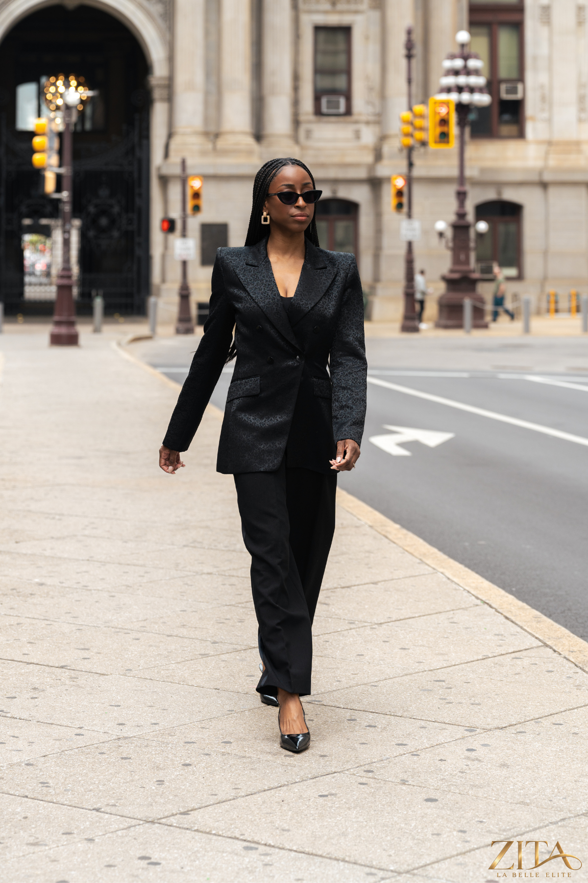 Zita La Belle Elite Premier black blazer, tailored fit with notch lapel, button closure, and stylish long sleeves.
