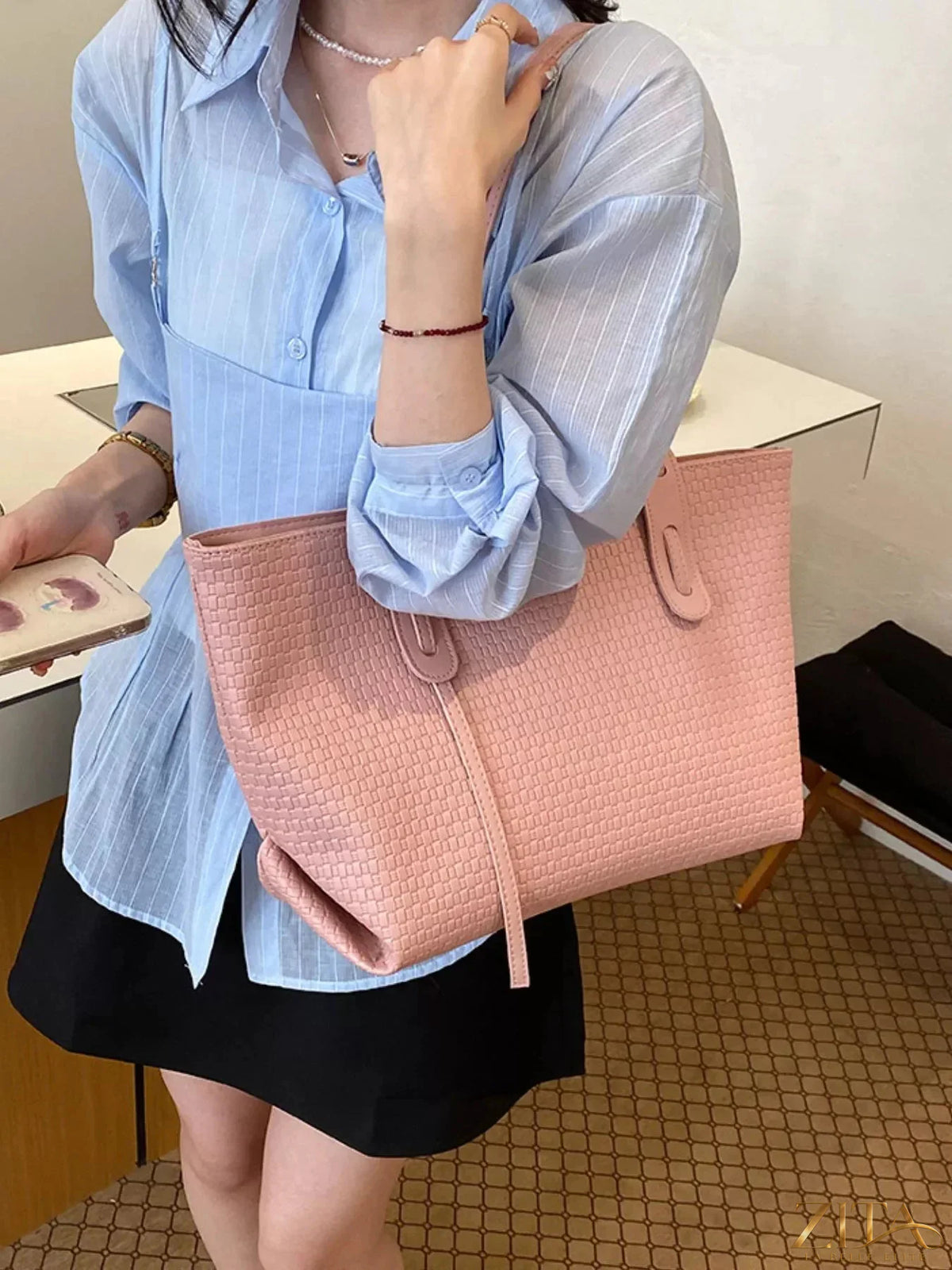 Zita La Belle Elite leather texture tote bag with sturdy handles and sleek design, perfect for everyday use.