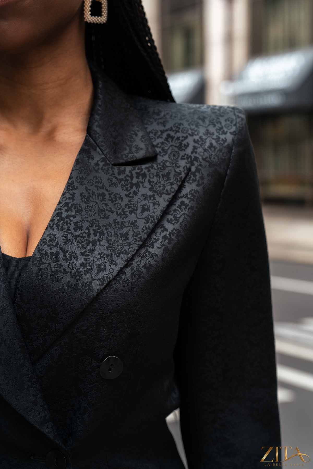 Zita La Belle Elite PREMIER black blazer, tailored fit, featuring classic lapels and button closure, stylish and versatile for formal wear