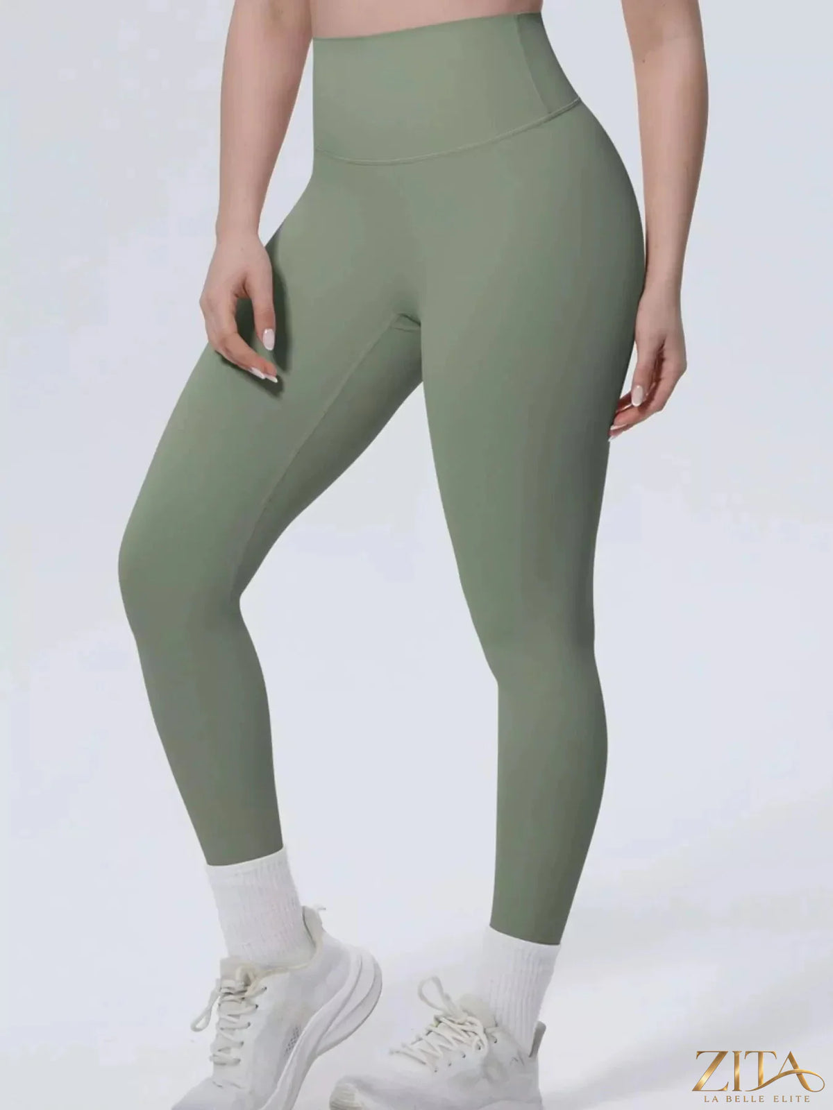 Zita La Belle Elite high-waisted seamless active leggings in black, showcasing a fitted design and smooth fabric.