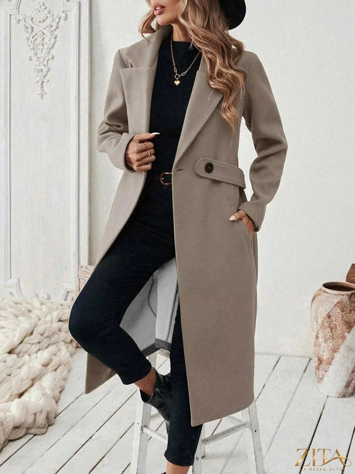 Zita La Belle Elite one-button lapel collar overcoat in classic style, featuring a sleek tailored fit and smooth fabric.