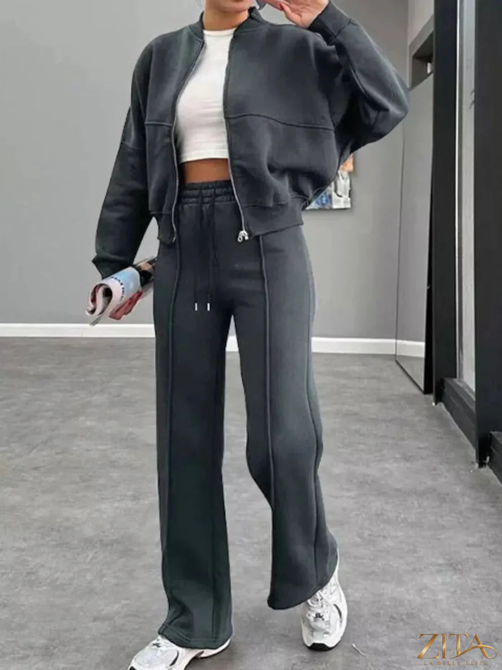 Zita La Belle Elite baseball collar zip-up outerwear and drawstring pants set, featuring a sporty design and casual fit.