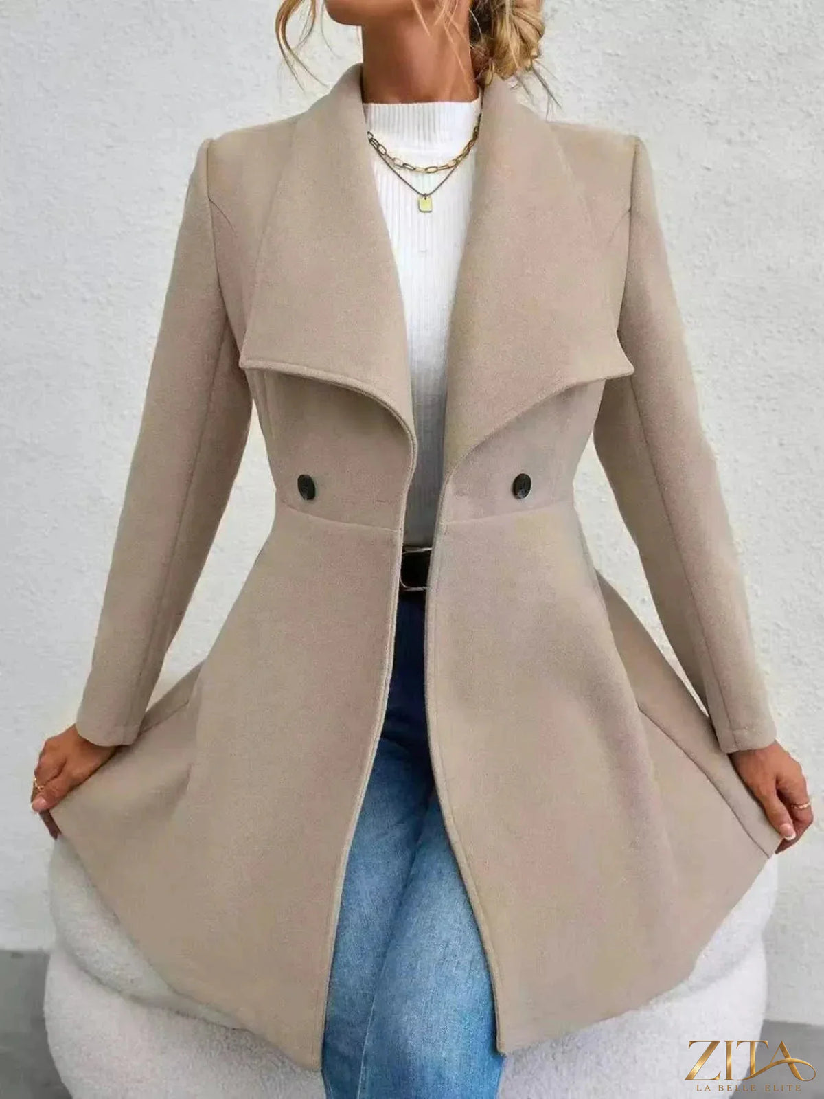 Zita La Belle Elite double-breasted wool blend coat in classic style, featuring a tailored fit and large buttons.