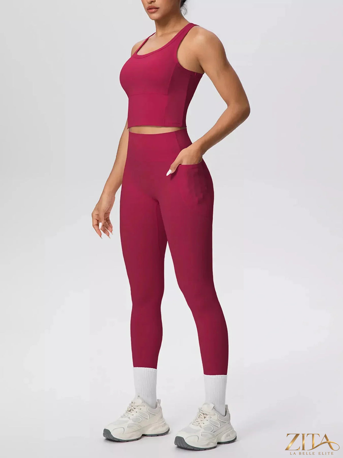 Zita La Belle Elite scoop neck tank and high-waisted leggings active set, black, stretchy fabric, displayed on a model.