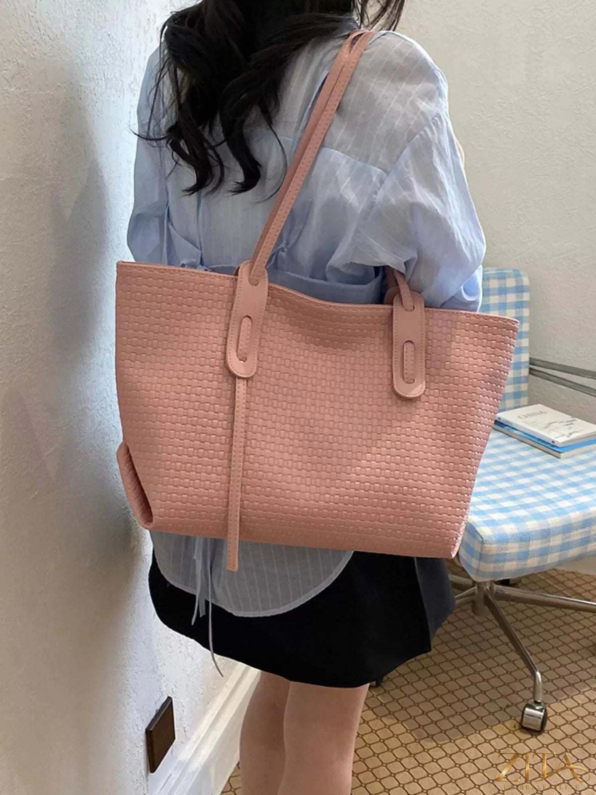 Zita La Belle Elite leather texture tote bag with sturdy handles and spacious interior, showcasing a rich, textured leather surface.