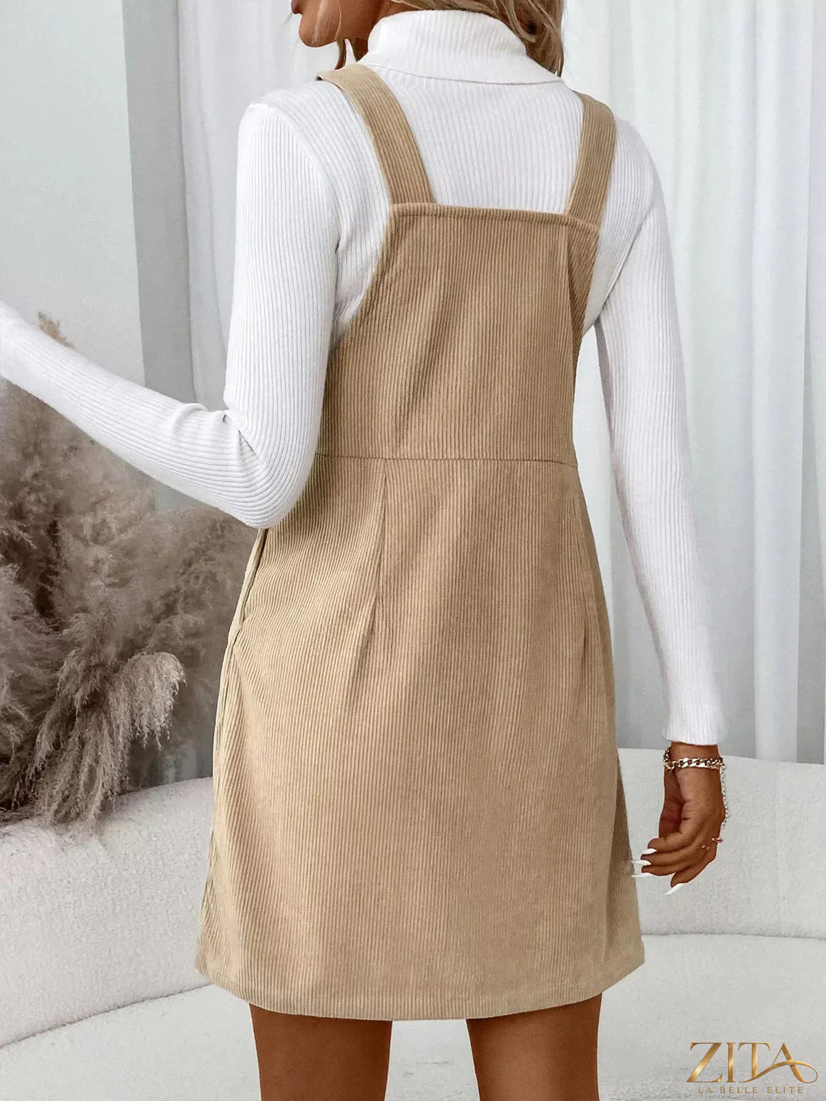 Zita La Belle Elite casual corduroy overall dress in a relaxed fit with shoulder straps and front pockets, styled for everyday wear.