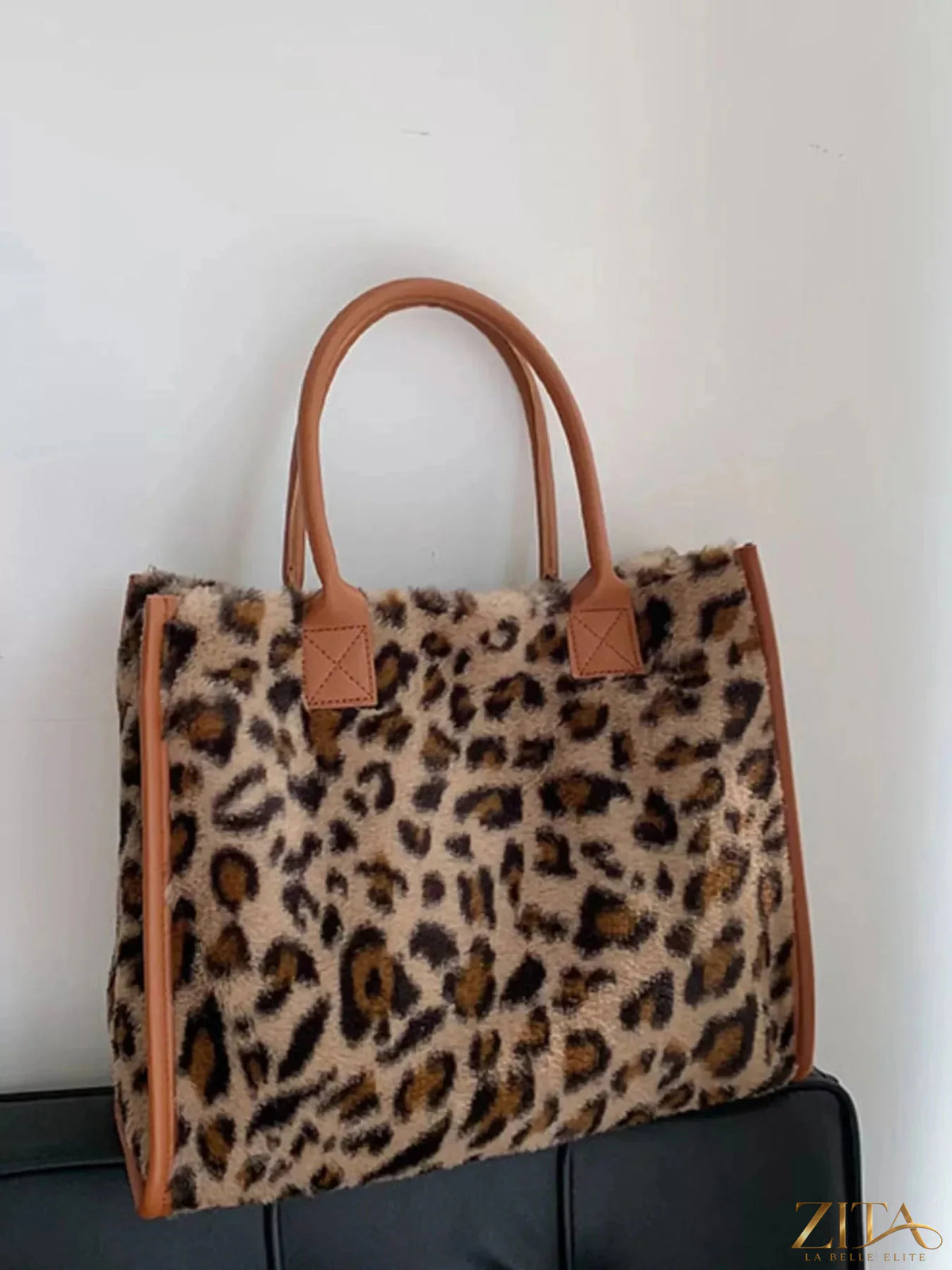 Zita La Belle Elite plush tote bag with soft fabric, featuring a spacious interior and stylish design for everyday use.
