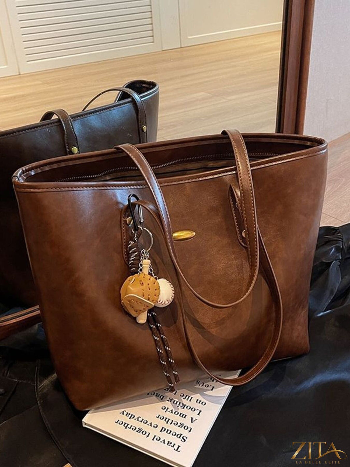 Vintage style leather tote bag by Zita La Belle Elite, featuring sturdy handles and classic design, perfect for everyday use.