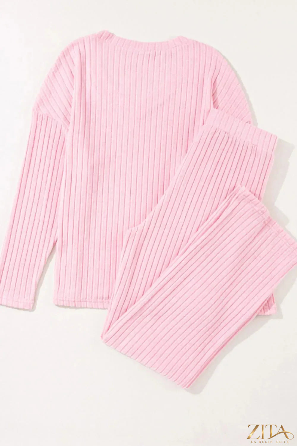Zita La Belle Elite ribbed V-neck top and matching pants lounge set in soft fabric, shown in a relaxed fit on a model.