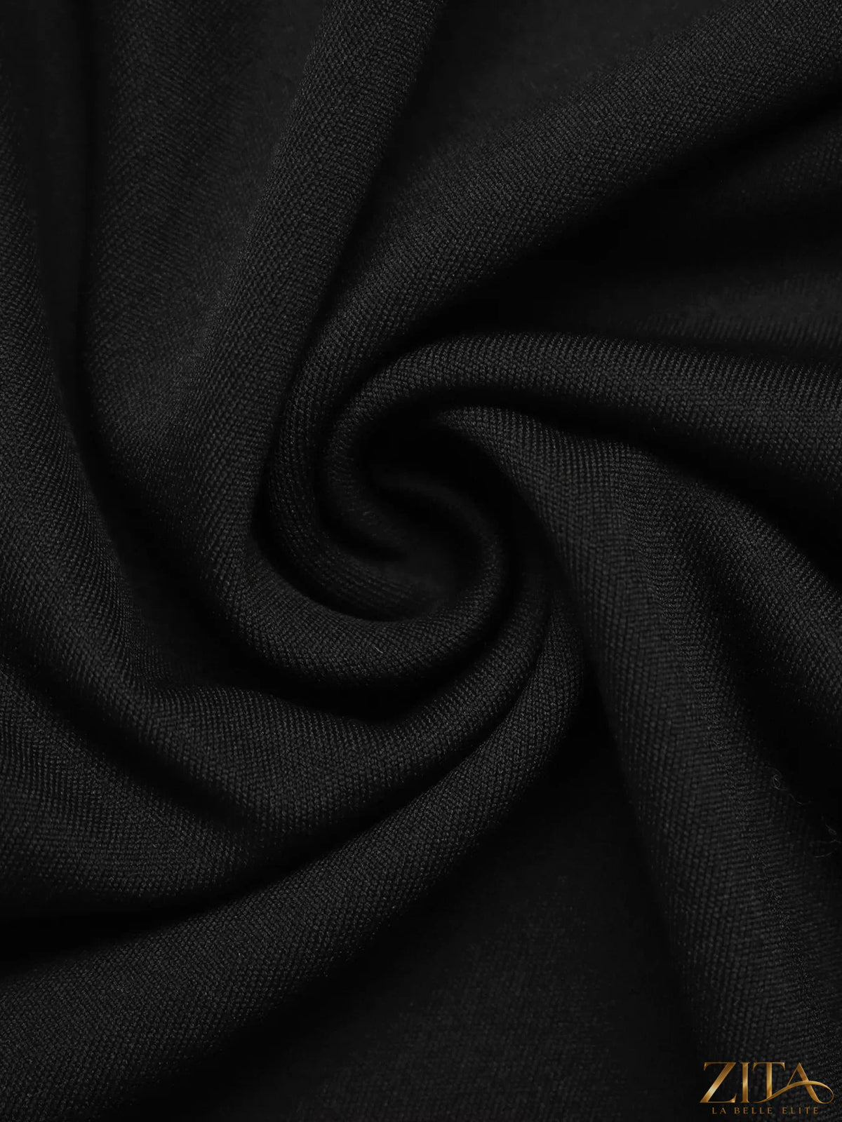Zita La Belle Elite button-front midi skirt with pockets, featuring a stylish design and comfortable fit in a versatile length.