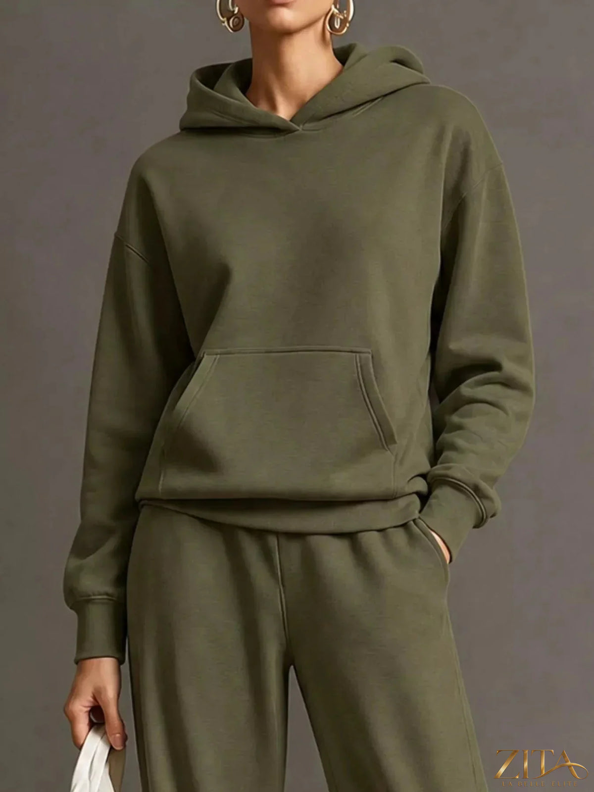 Zita La Belle Elite kangaroo pocket hoodie and matching pants two-piece set, casual and comfortable loungewear in soft fabric.