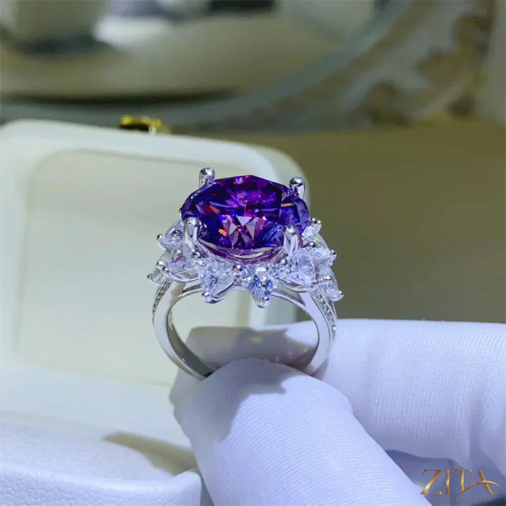 Sterling silver flower-shaped ring with 10-carat moissanite gemstone, elegant jewelry piece with intricate floral design