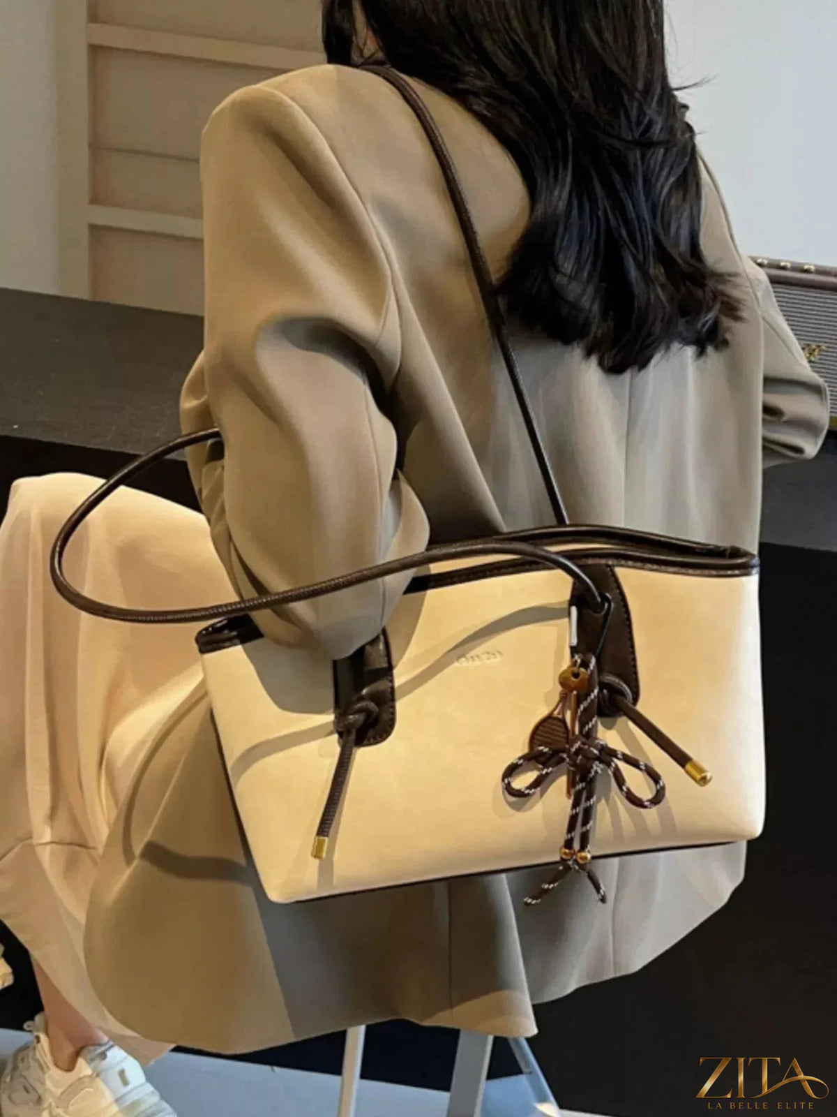 Two-tone Zita La Belle Elite shoulder bag with stylish design and adjustable strap, featuring a sleek, modern look.