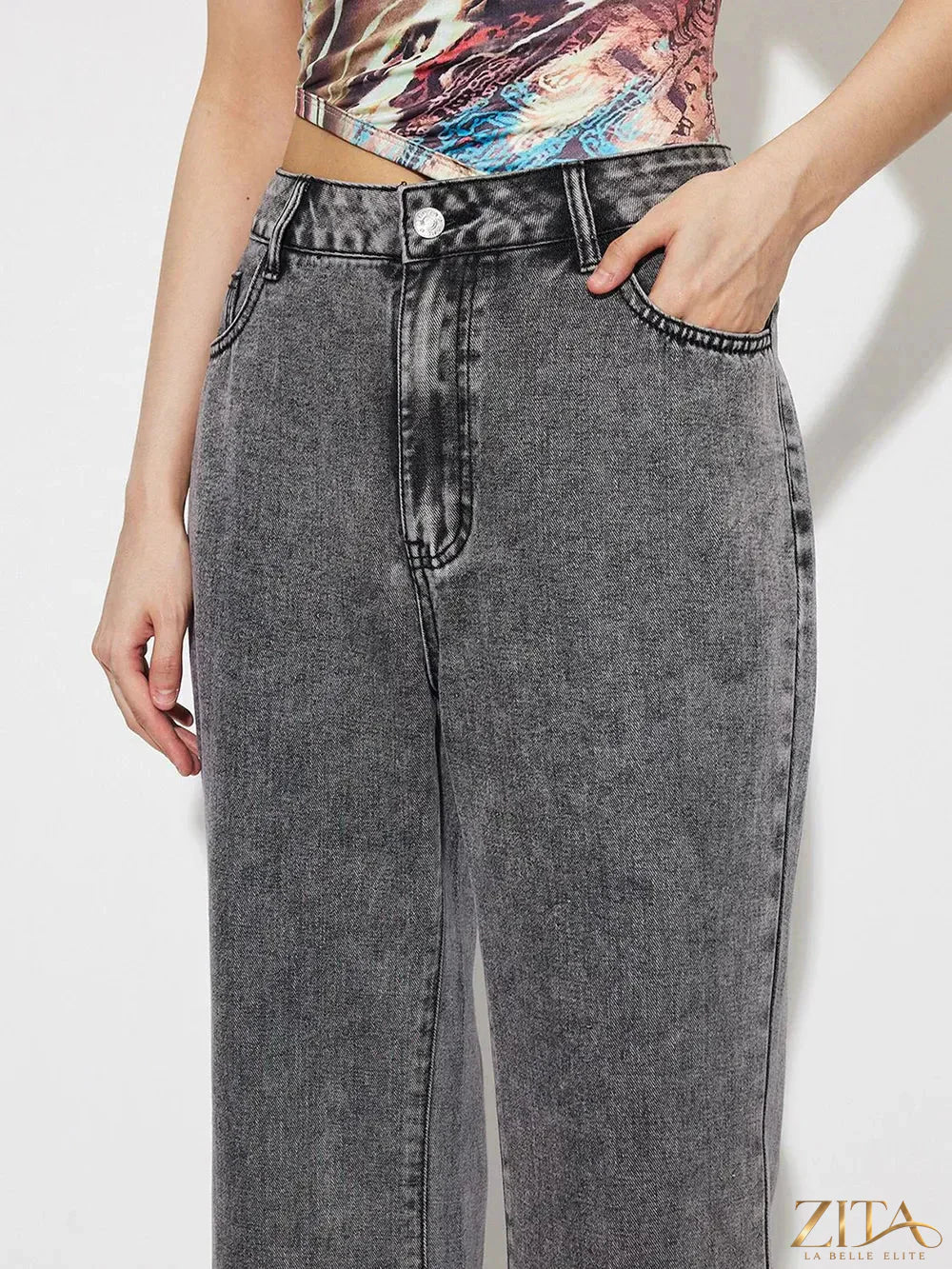Zita La Belle Elite high waist bootcut jeans with front and back pockets, showcasing a stylish fit and classic denim design.