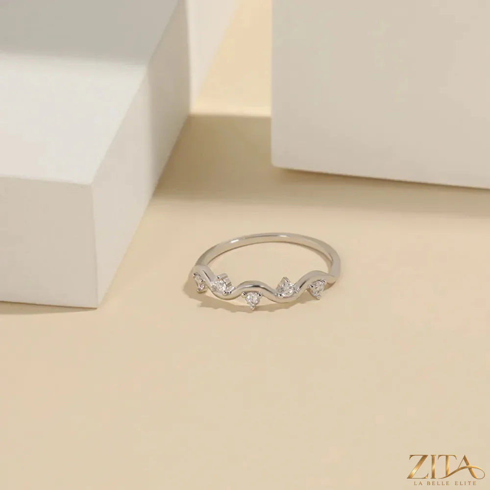 925 sterling silver zircon ring with inlaid sparkling zircon stones, crafted by Zita La Belle Elite.
