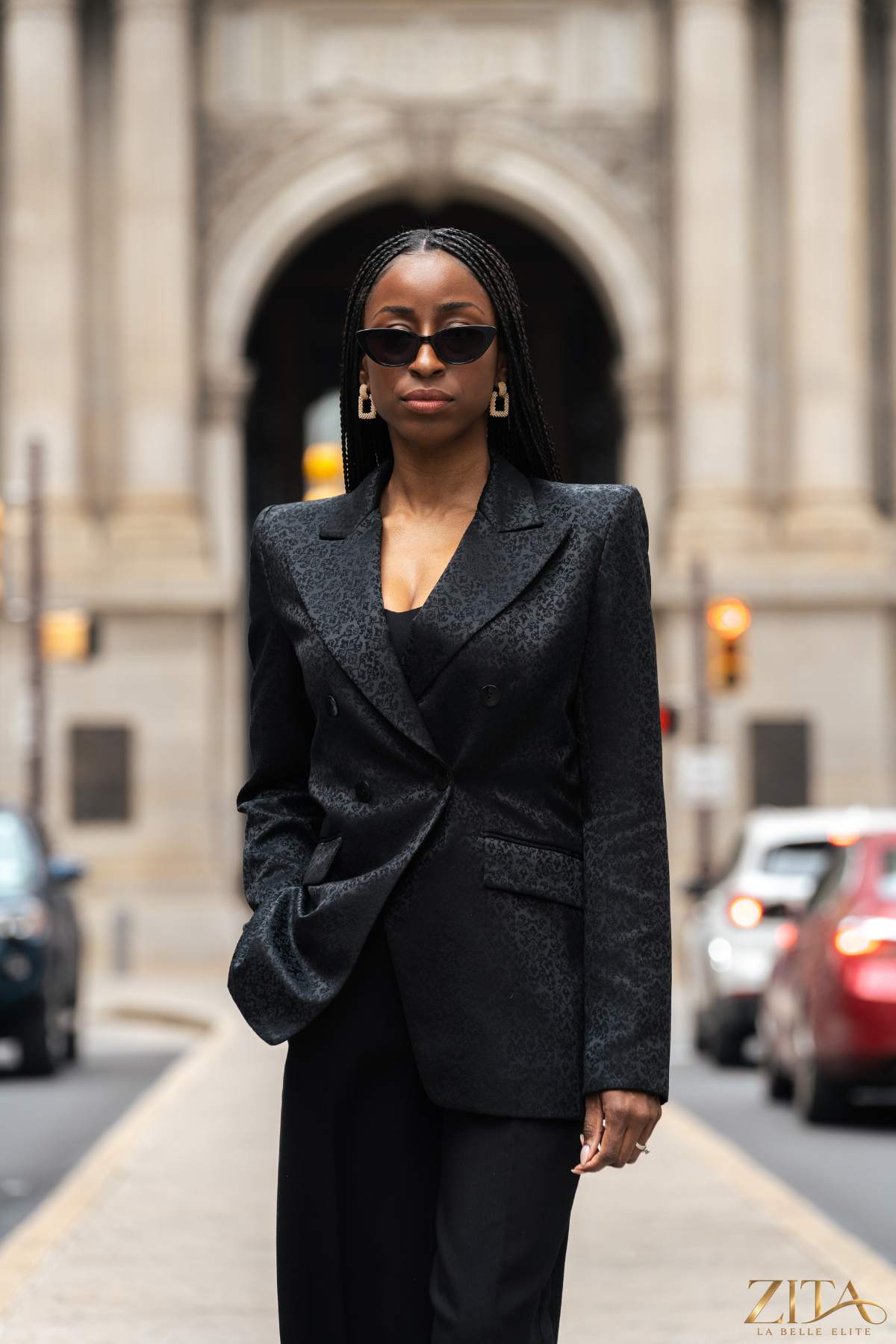 Zita La Belle Elite PREMIER black blazer, tailored blazer for women with a sleek fit and classic lapel design.
