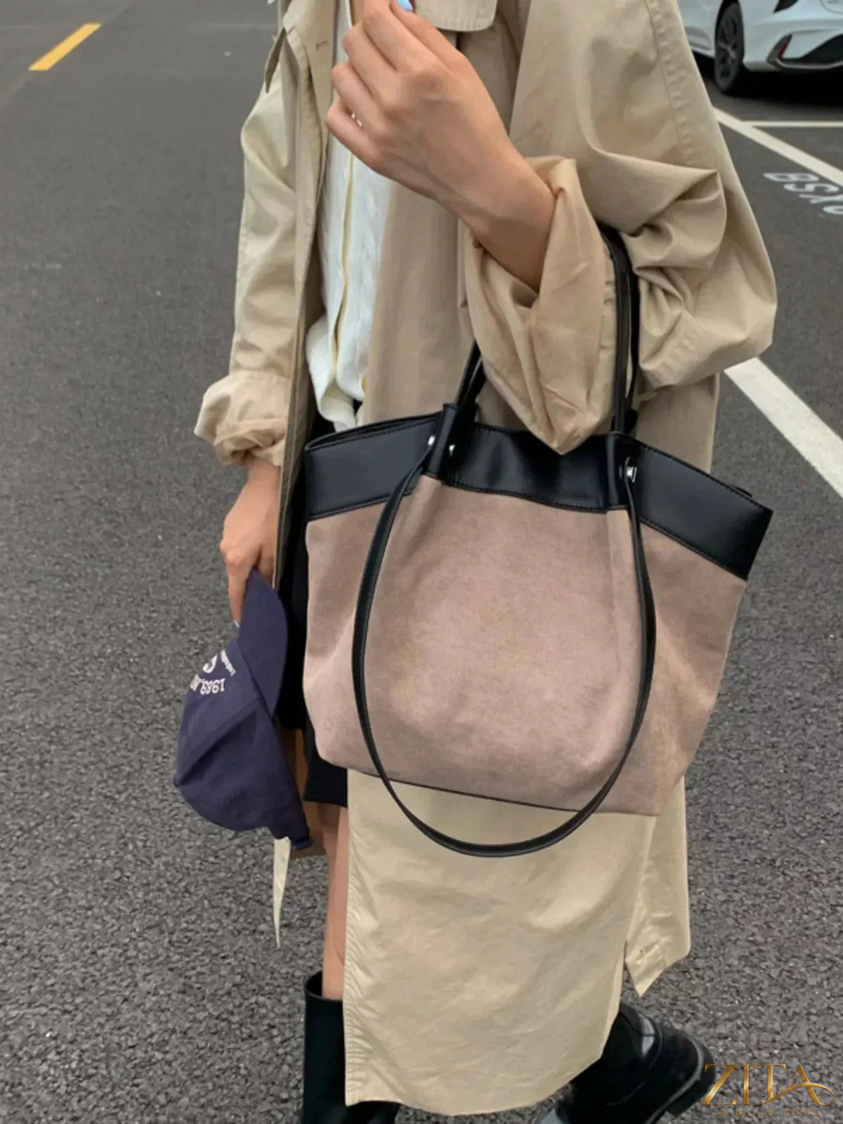 Lightweight classic color tote bag by Zita La Belle Elite with sturdy handles and spacious interior, perfect for everyday use.