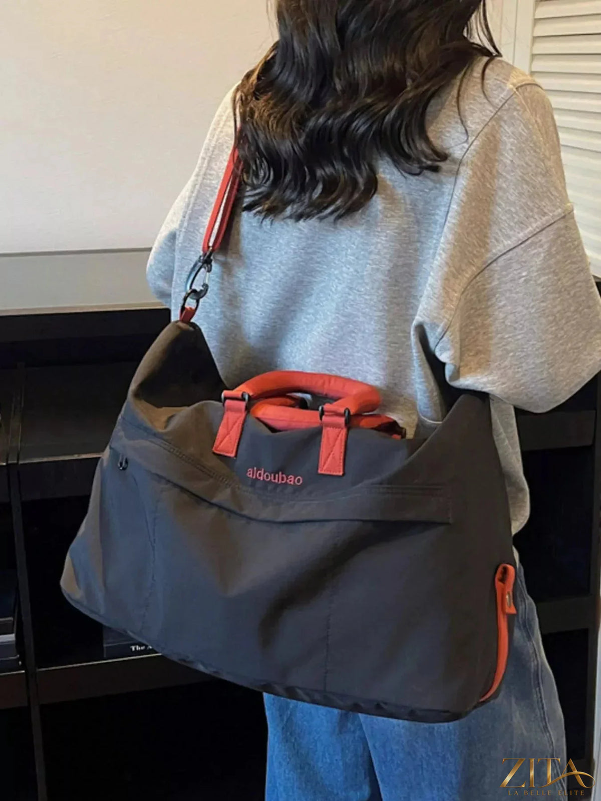 Lightweight Zita La Belle Elite travel bag with large capacity, featuring durable fabric and multiple compartments for easy packing.