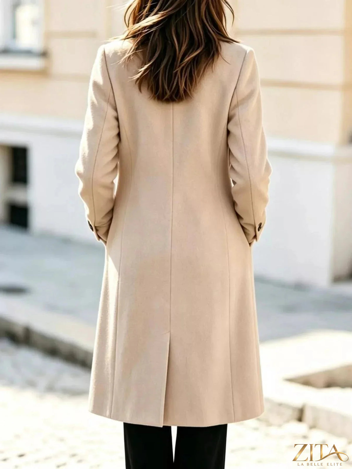 Zita La Belle Elite double-breasted coat with lapel collar, stylish outerwear in black, featuring button details and tailored fit.