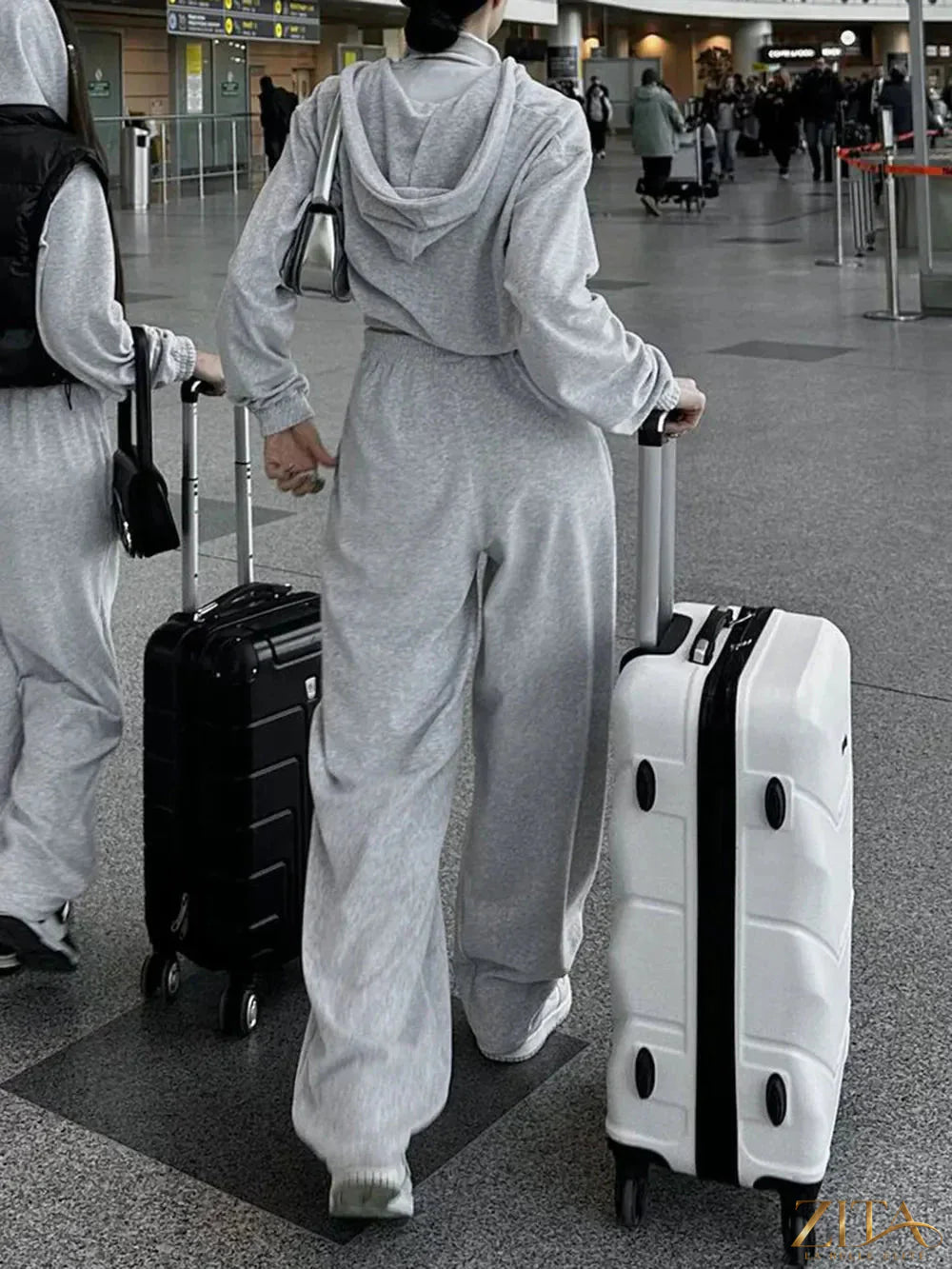 Zita La Belle Elite zip-up hoodie and pocketed pants set, soft fabric, casual loungewear with front pockets and full zip closure.