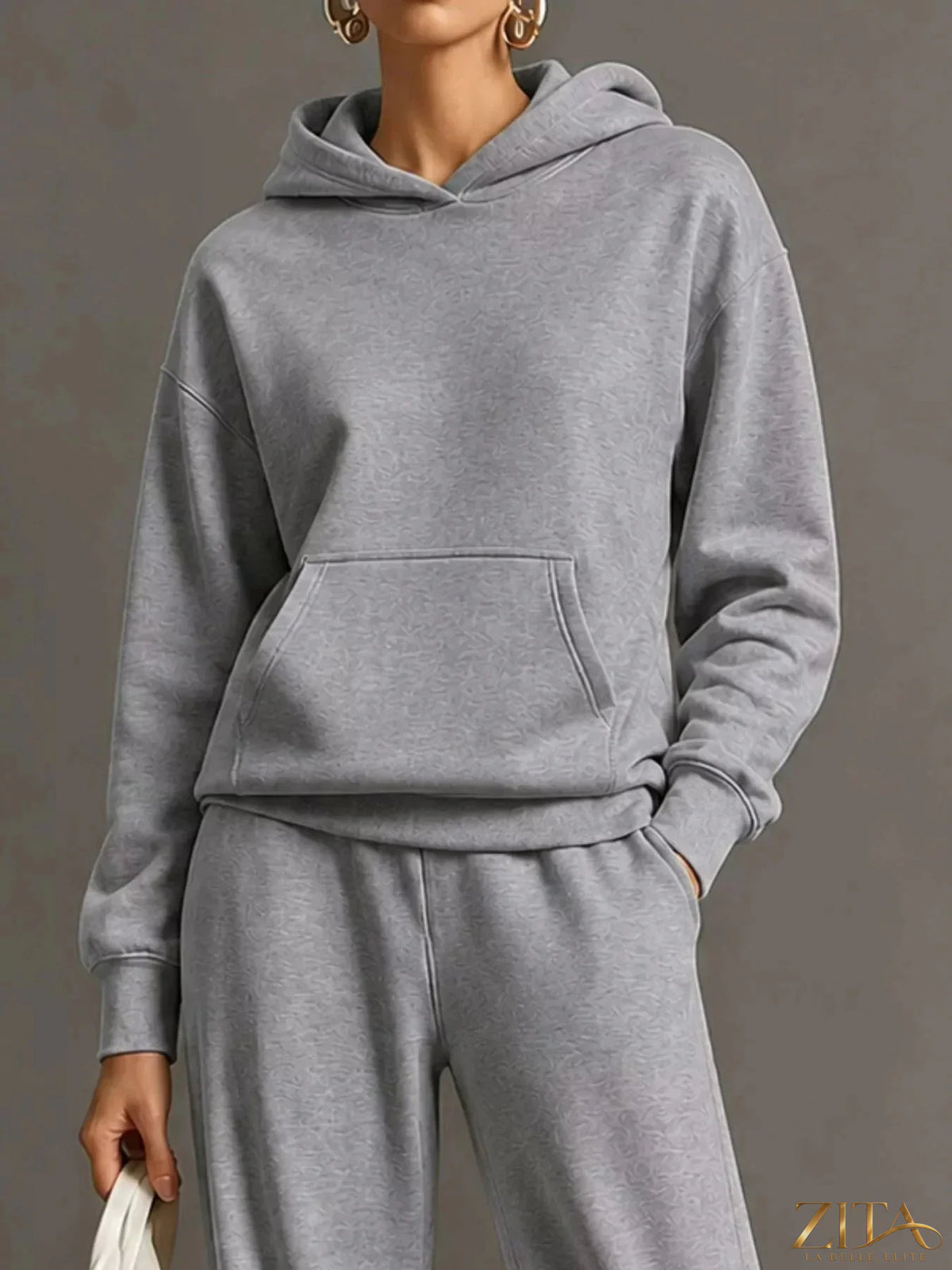 Zita La Belle Elite kangaroo pocket hoodie and matching pants two-piece set, casual loungewear with front kangaroo pocket and comfortable fit.