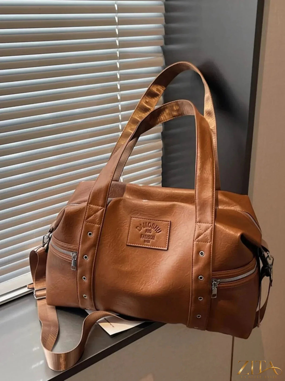 Zita La Belle Elite PU leather shoulder bag with adjustable strap and sleek design, suitable for everyday use and stylish outfits.