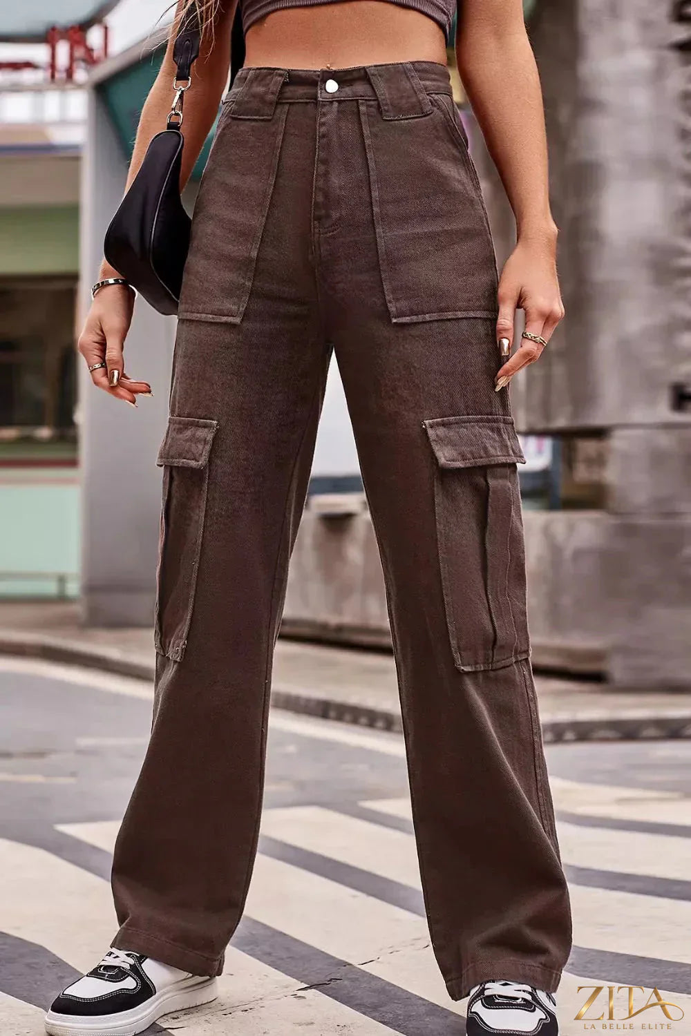 Zita La Belle Elite buttoned high waist loose fit jeans with classic denim look and relaxed fit, front view showing button details.