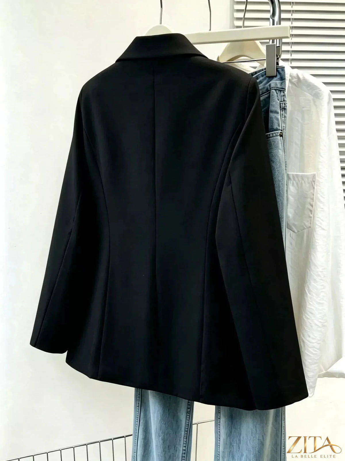 Plus size Zita La Belle Elite blazer with full size, single-breasted design and lapel collar, tailored for a stylish fit.