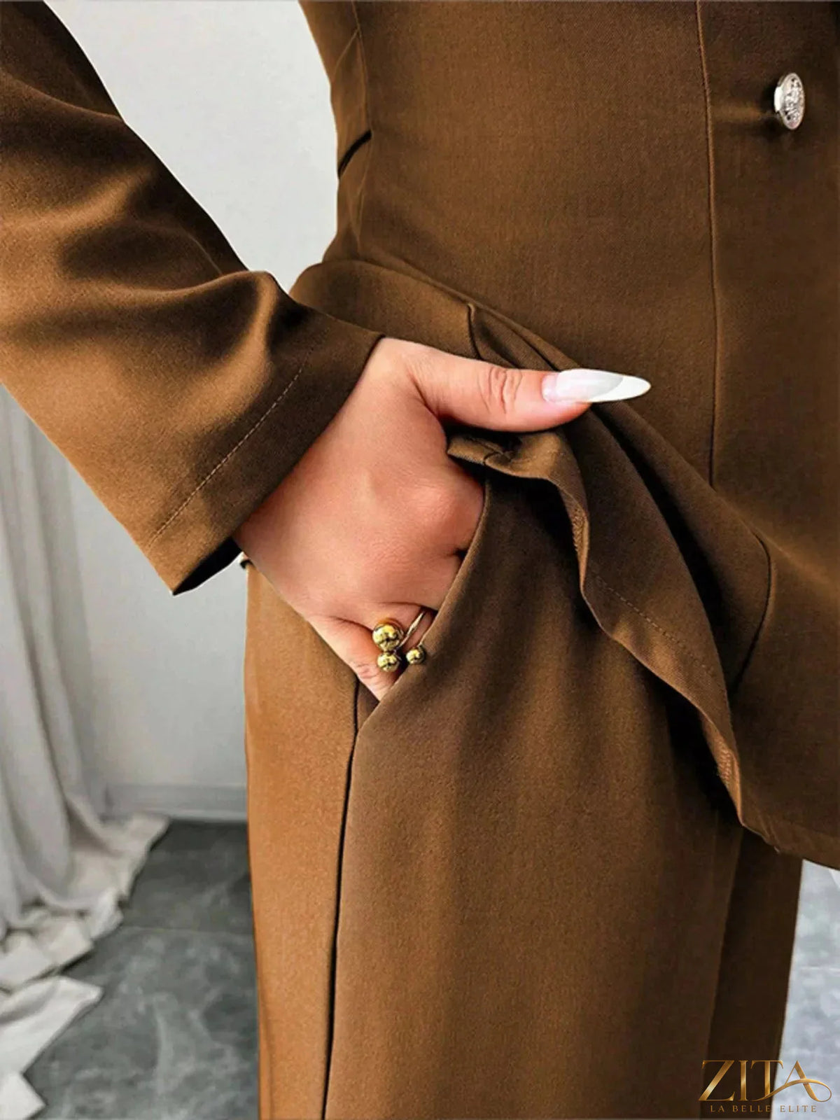 Zita La Belle Elite one-button blazer and matching pants set, tailored, stylish, in a versatile design for modern fashion.