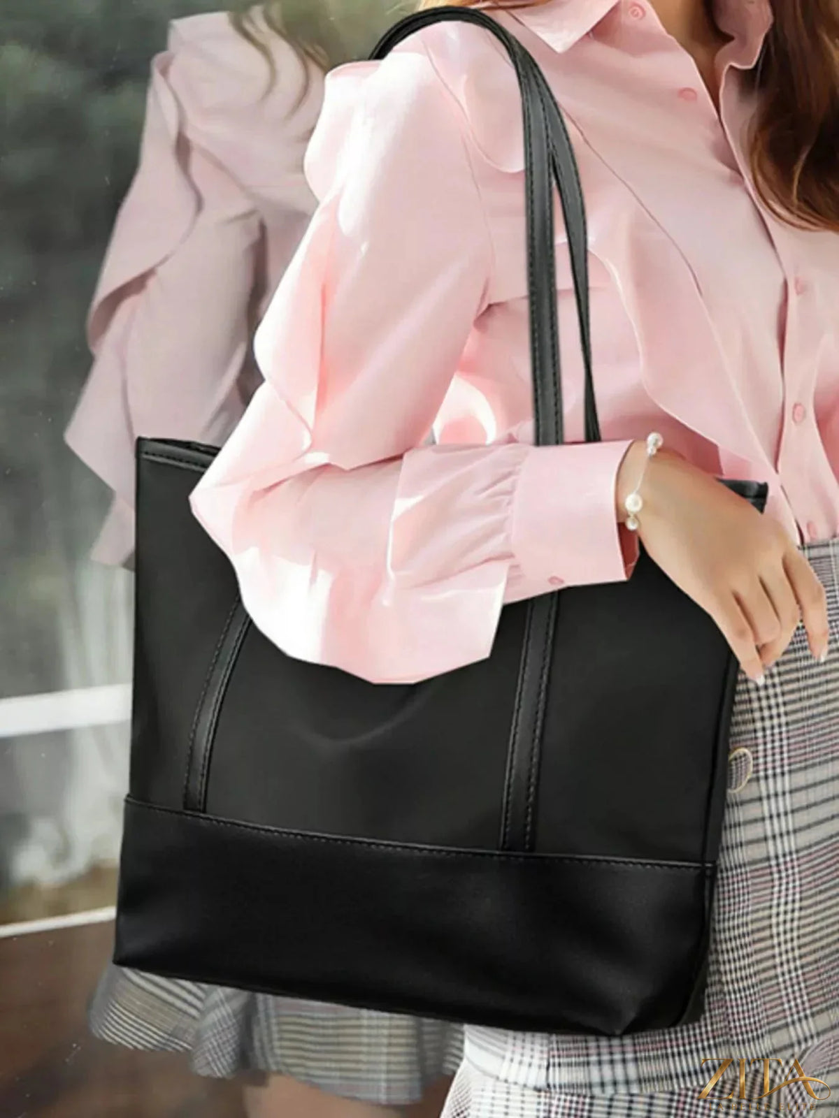 Zita La Belle Elite lightweight tote bag with spacious interior, durable straps, and stylish design for everyday use.