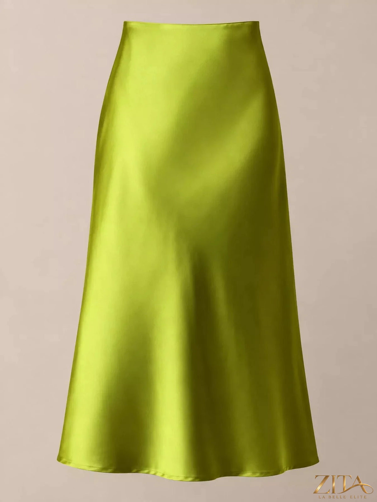 High-waisted satin midi skirt in a sleek, shiny fabric, featuring a smooth fit and elegant length for stylish wear.