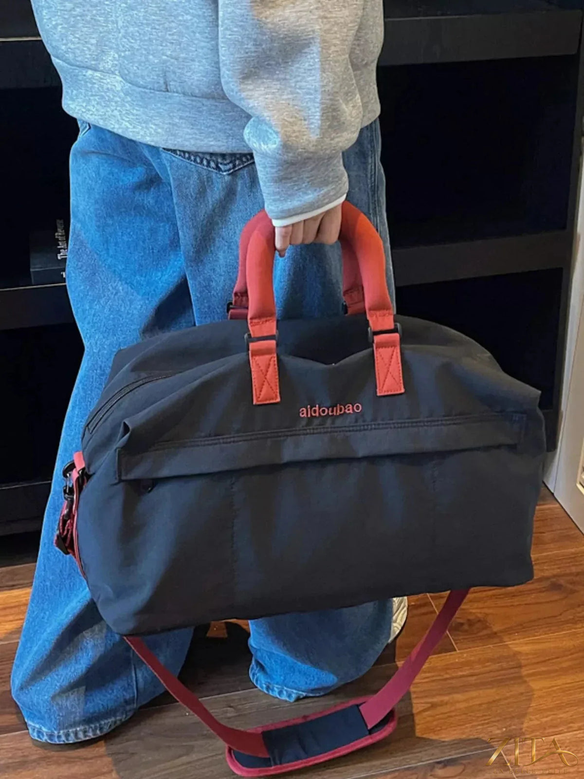 Lightweight Zita La Belle Elite large capacity travel bag with multiple compartments and sturdy handles, ideal for short trips.