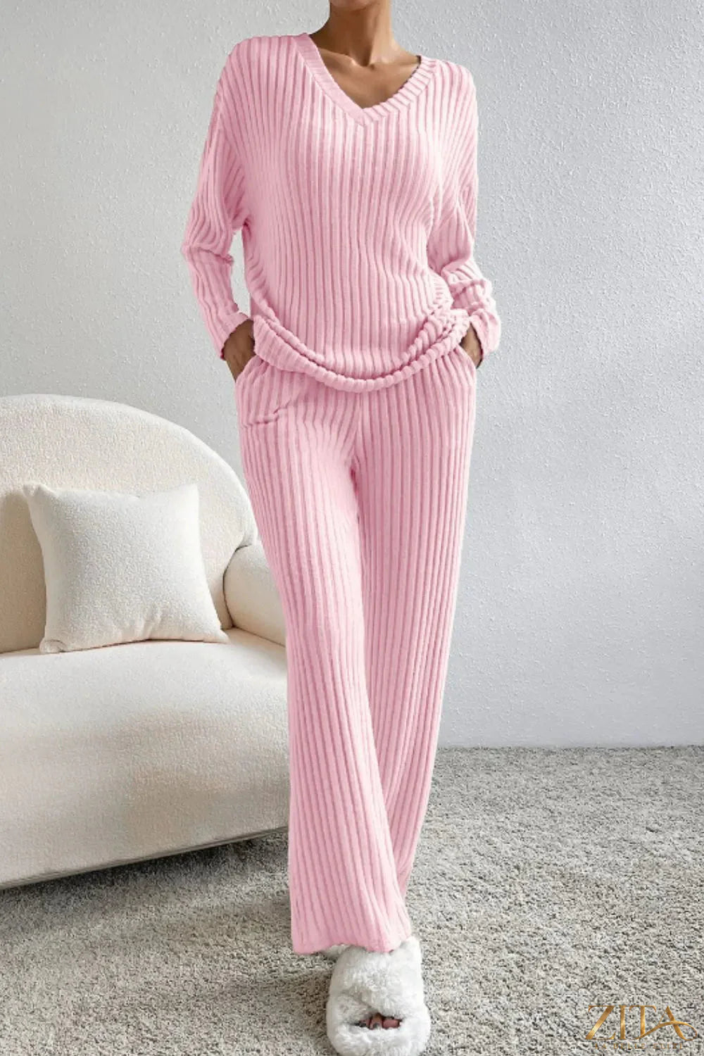 Zita La Belle Elite ribbed V-neck top and matching lounge pants set in soft fabric, shown on a model in a relaxed fit.