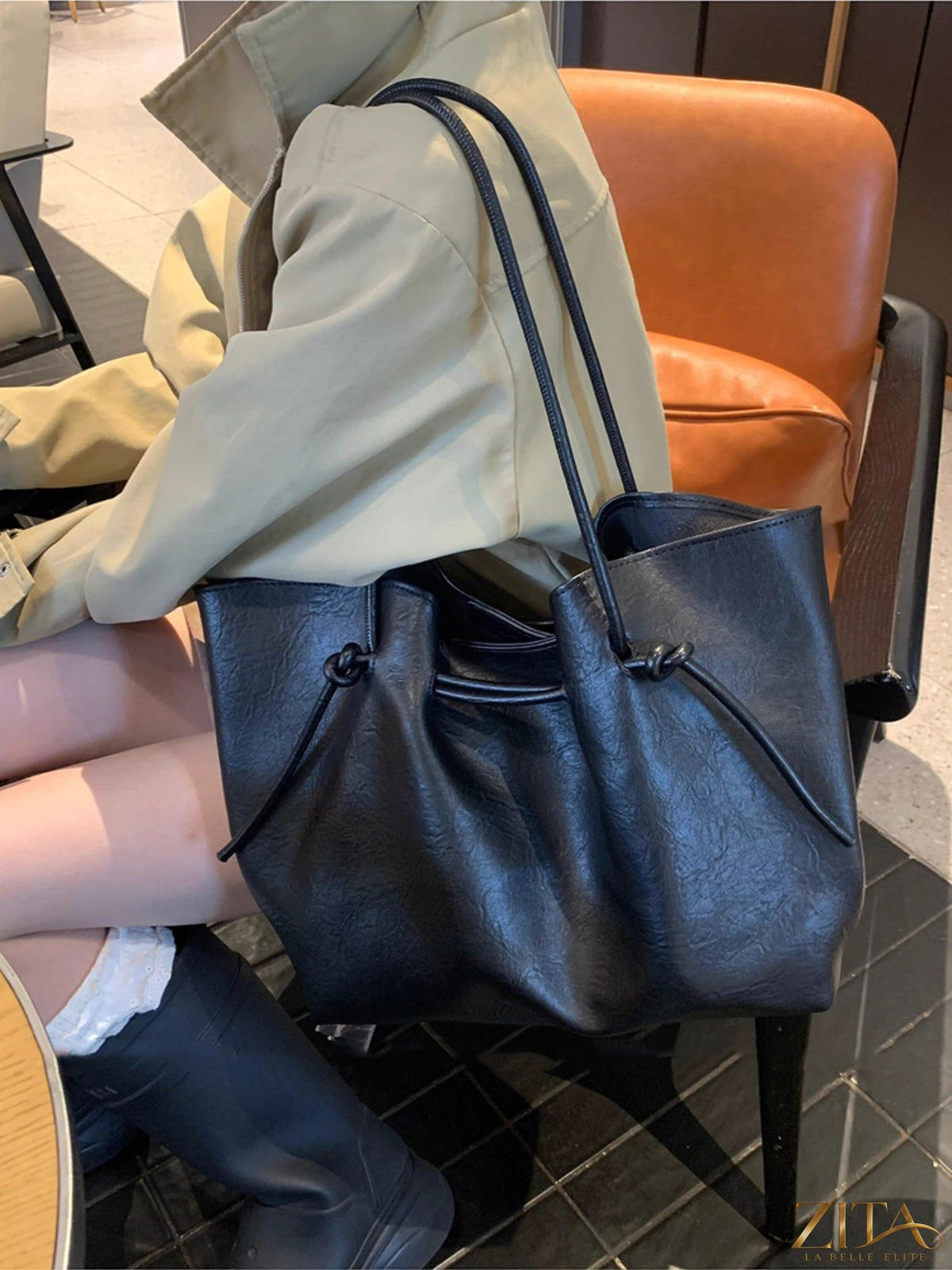 Zita La Belle Elite knot-detail tote bag with woven handles, stylish and spacious for everyday use.
