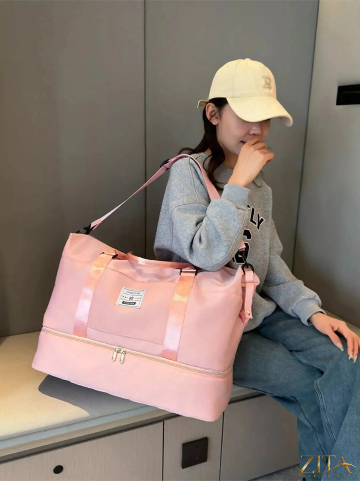 Zita La Belle Elite lightweight Oxford cloth travel bag with handles and zip closure, designed for easy packing and travel.