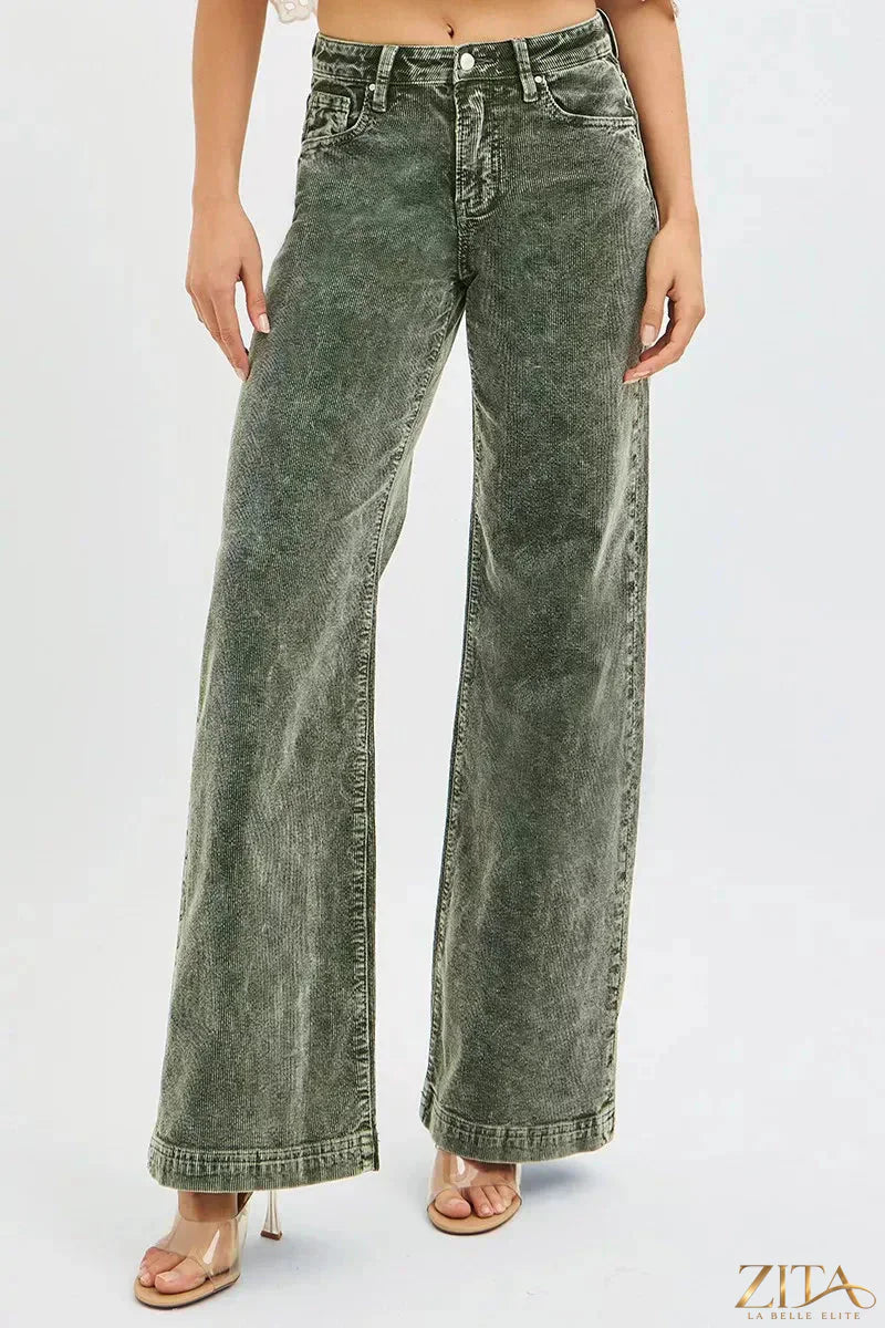 Zita La Belle Elite high-rise wide-leg corduroy jeans in plus size, showcasing the full length and textured fabric.