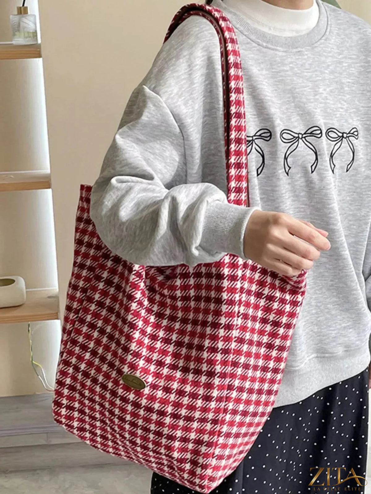 Zita La Belle Elite lightweight tote bag with sturdy handles and spacious interior, ideal for daily use and casual outings.