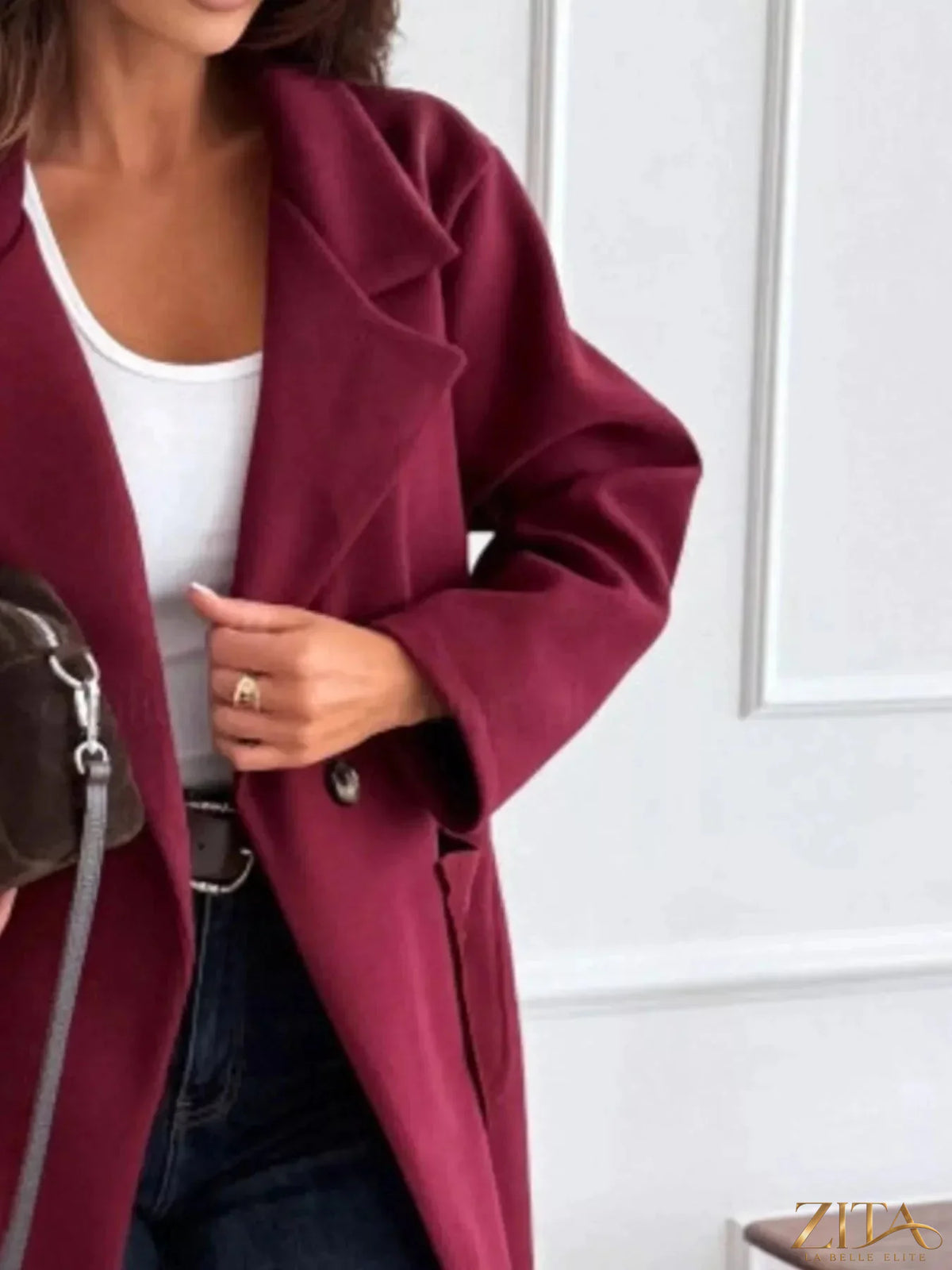 Zita La Belle Elite long-sleeve single-breasted trench coat with classic design and belt, shown on a model.