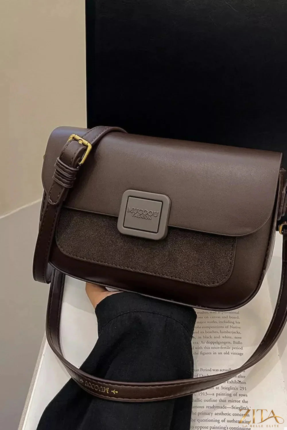 Zita La Belle Elite flap closure shoulder bag with sleek design, featuring a leather strap and stylish flap front.