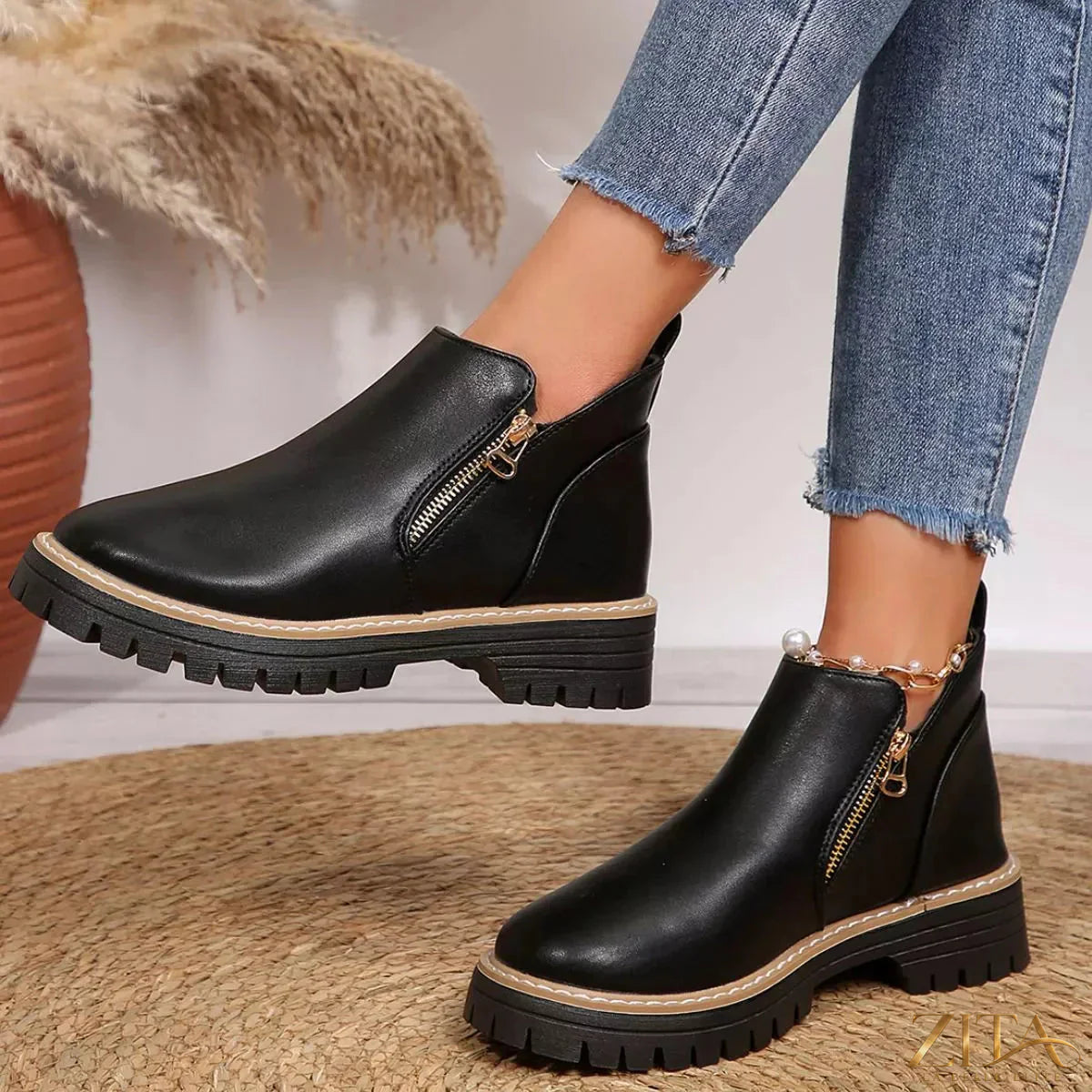 Zita La Belle Elite ankle boots with zipper detail, showcasing stylish leather design and sleek ankle-length silhouette.