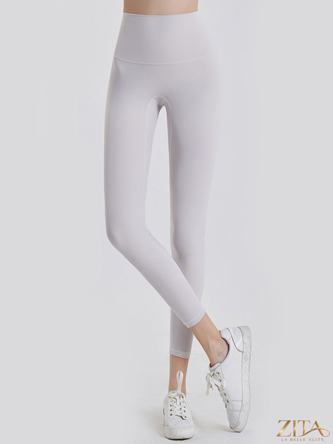 Zita La Belle Elite wide waistband sports leggings in black, showing the stretchable fabric and comfortable fit for activewear.