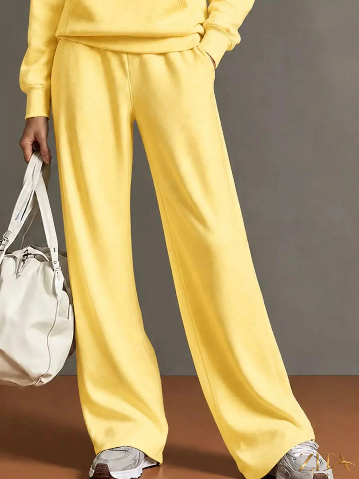 Zita La Belle Elite Kangaroo Pocket Hoodie and Pants Set, two-piece casual loungewear with front kangaroo pocket and matching pants.