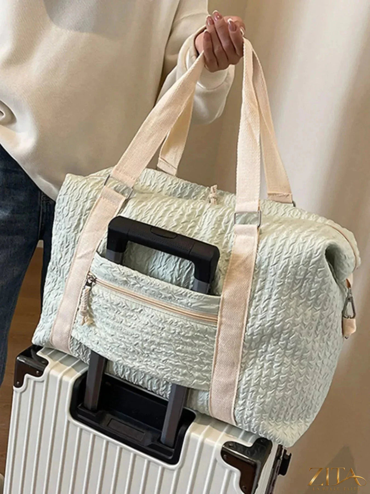 Zita La Belle Elite texture travel bag with adjustable strap, showing its stylish exterior and functional design for travel.