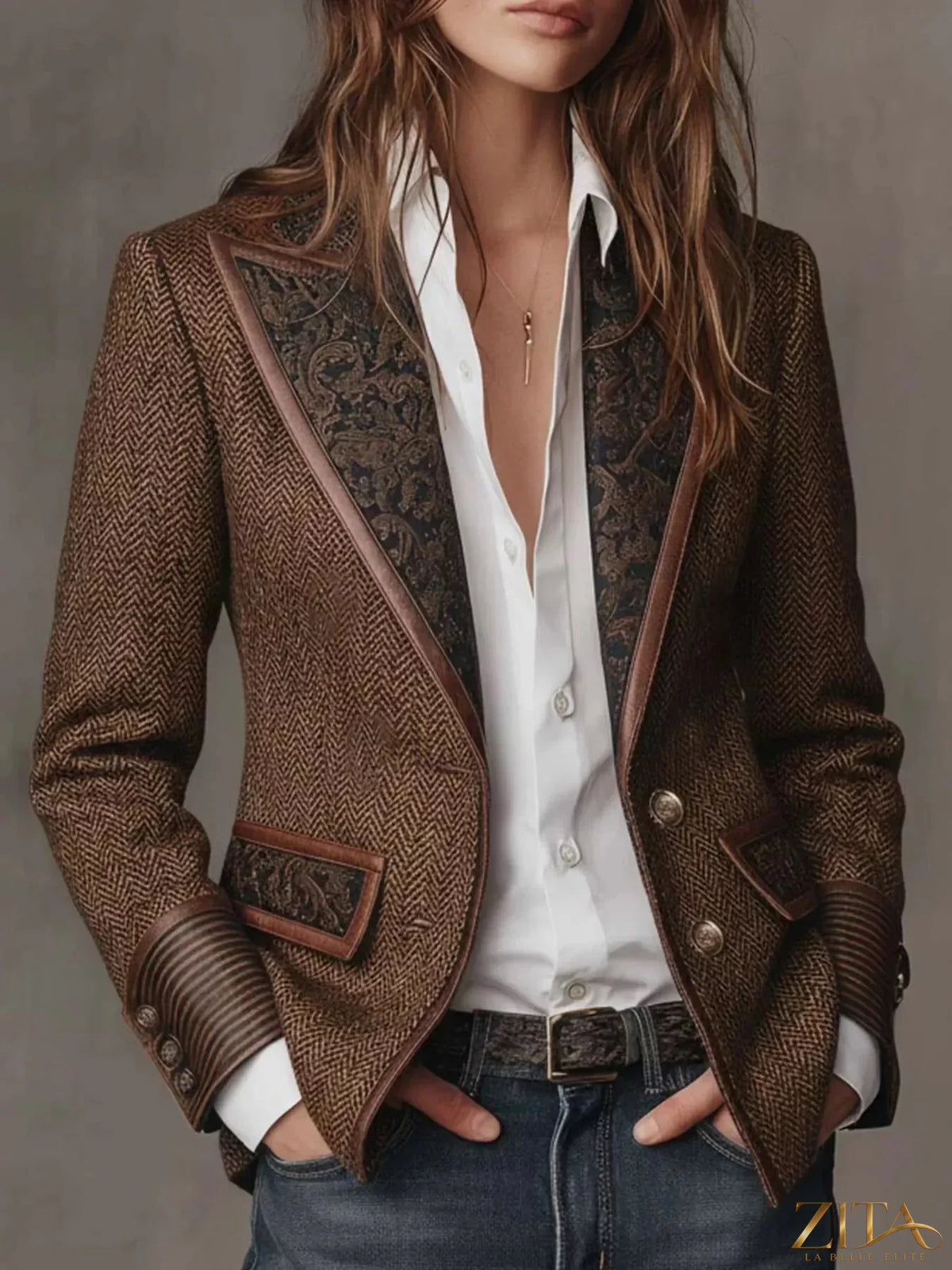 Plus size Zita La Belle Elite slim fit blazer with lapel collar, full size, tailored look in black fabric.