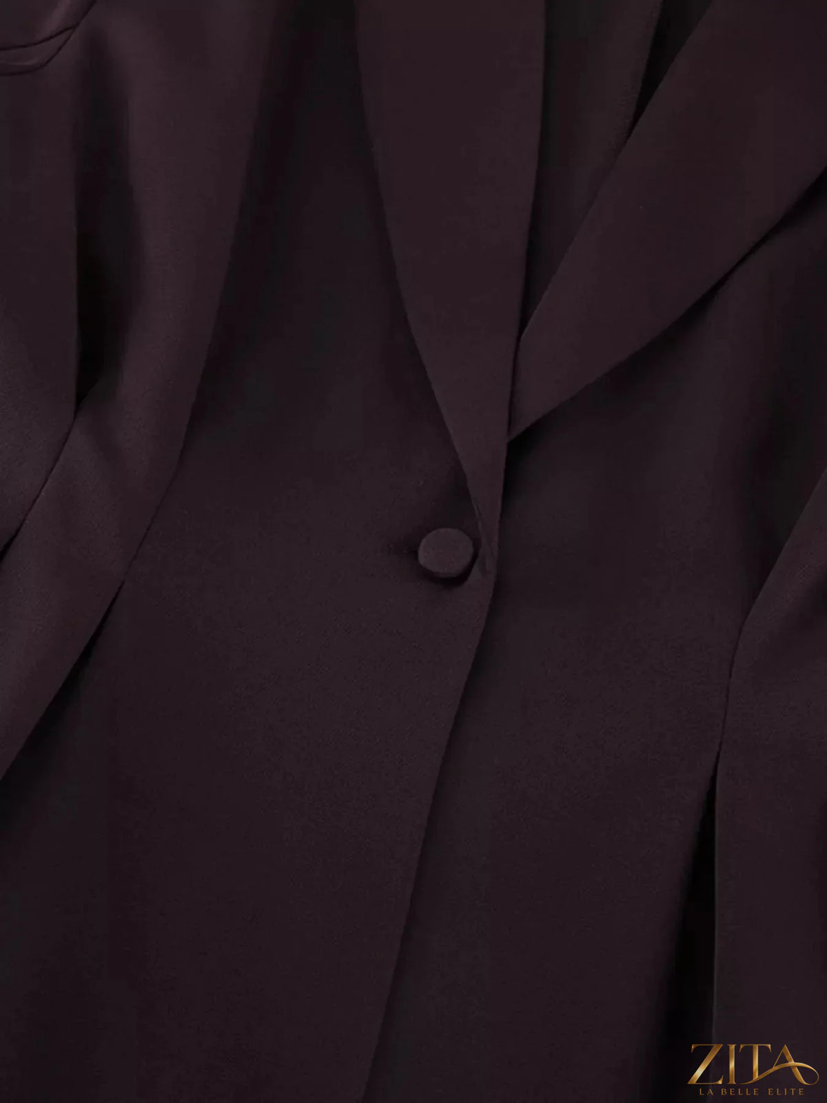 Zita La Belle Elite one-button blazer paired with wide-leg pants, stylish formal outfit, tailored fit, in classic black fabric.