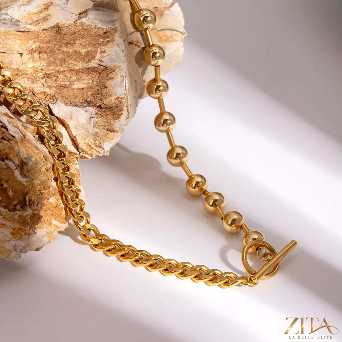 18K gold-plated toggle clasp necklace by Zita La Belle Elite, featuring a sleek and elegant jewelry design with a secure clasp.