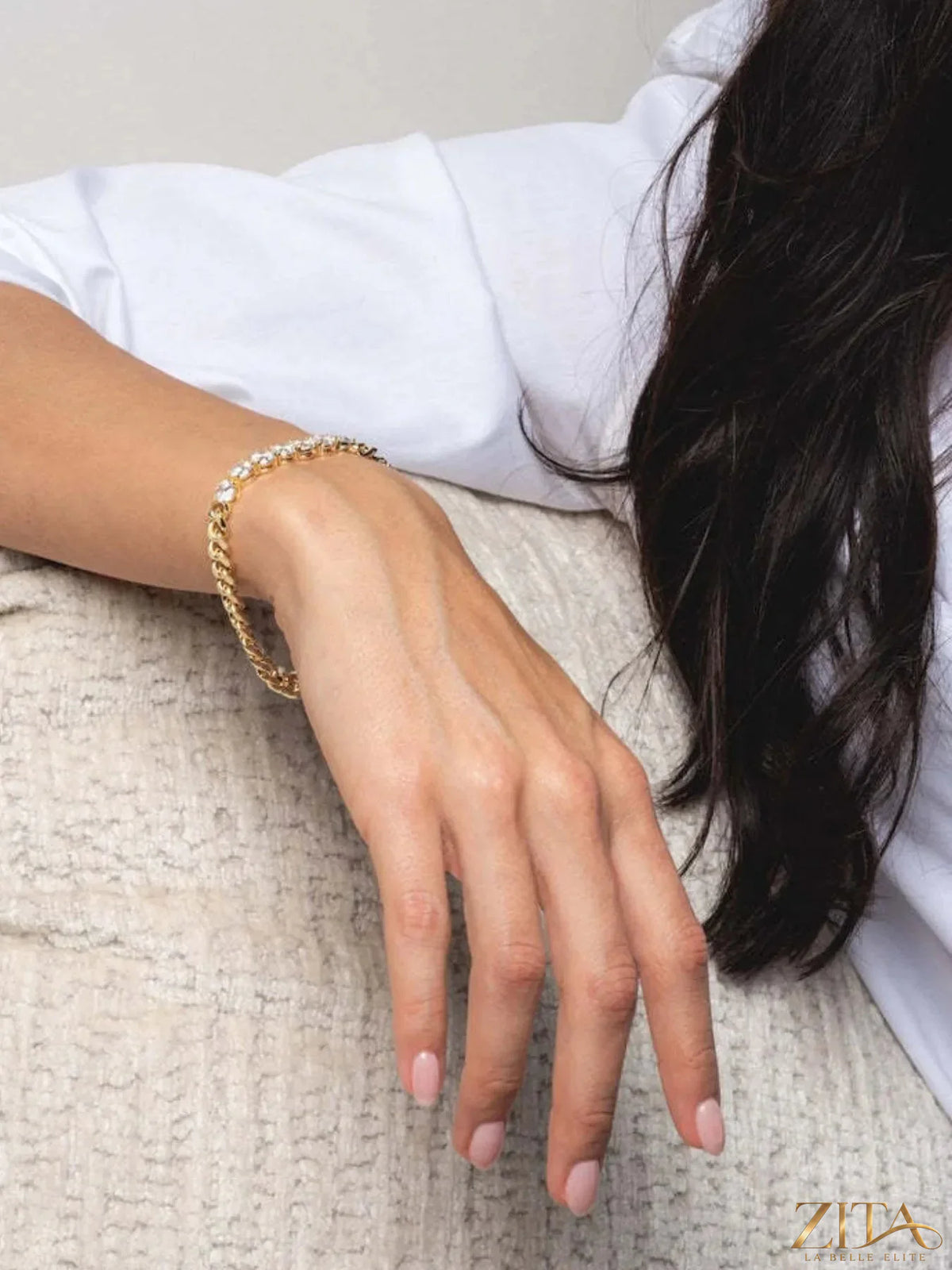 18K gold-plated zircon necklace and bracelet jewelry set featuring sparkling stones and elegant design.