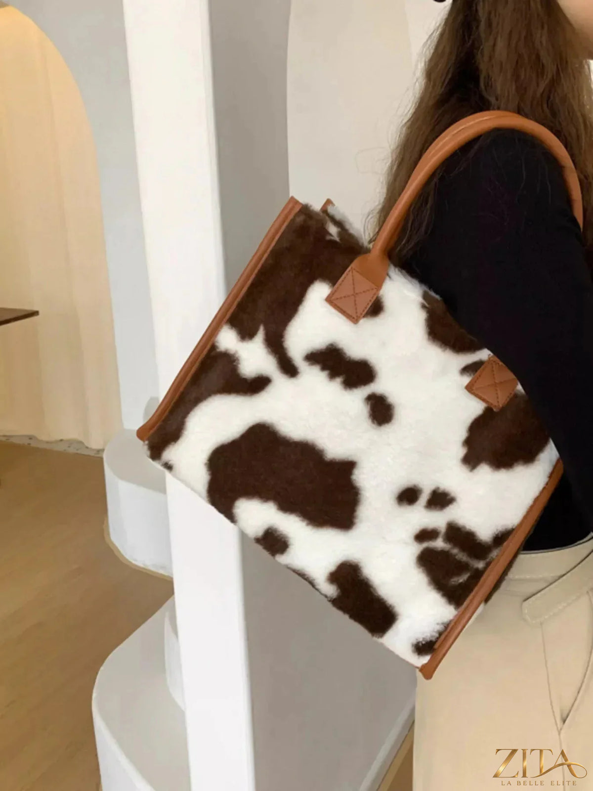 Zita La Belle Elite plush tote bag with soft fabric exterior and sturdy handles, perfect for casual carrying and everyday use
