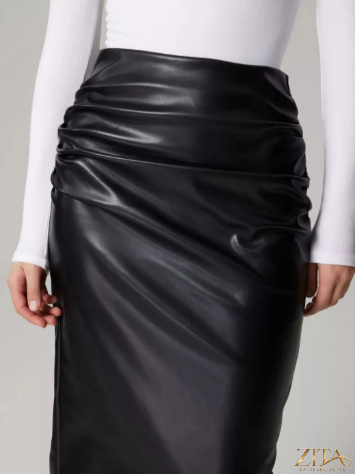 Zita La Belle Elite leather skirt with a slit back, stylish and form-fitting, shown in a high-quality 3D product image.